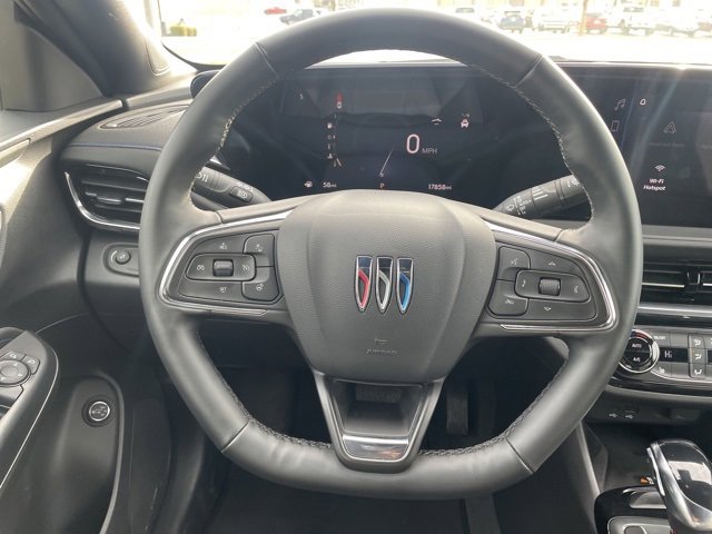 Used 2025 Buick Envista Sport Touring image 20