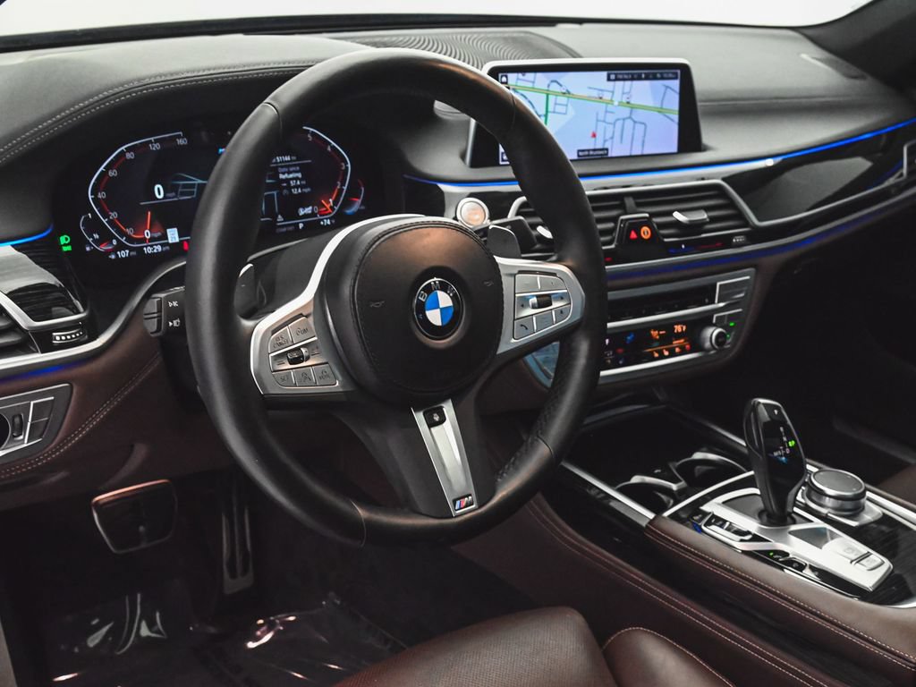 Used 2022 BMW 750i xDrive w/ M Sport Package AWD/4WD image 12