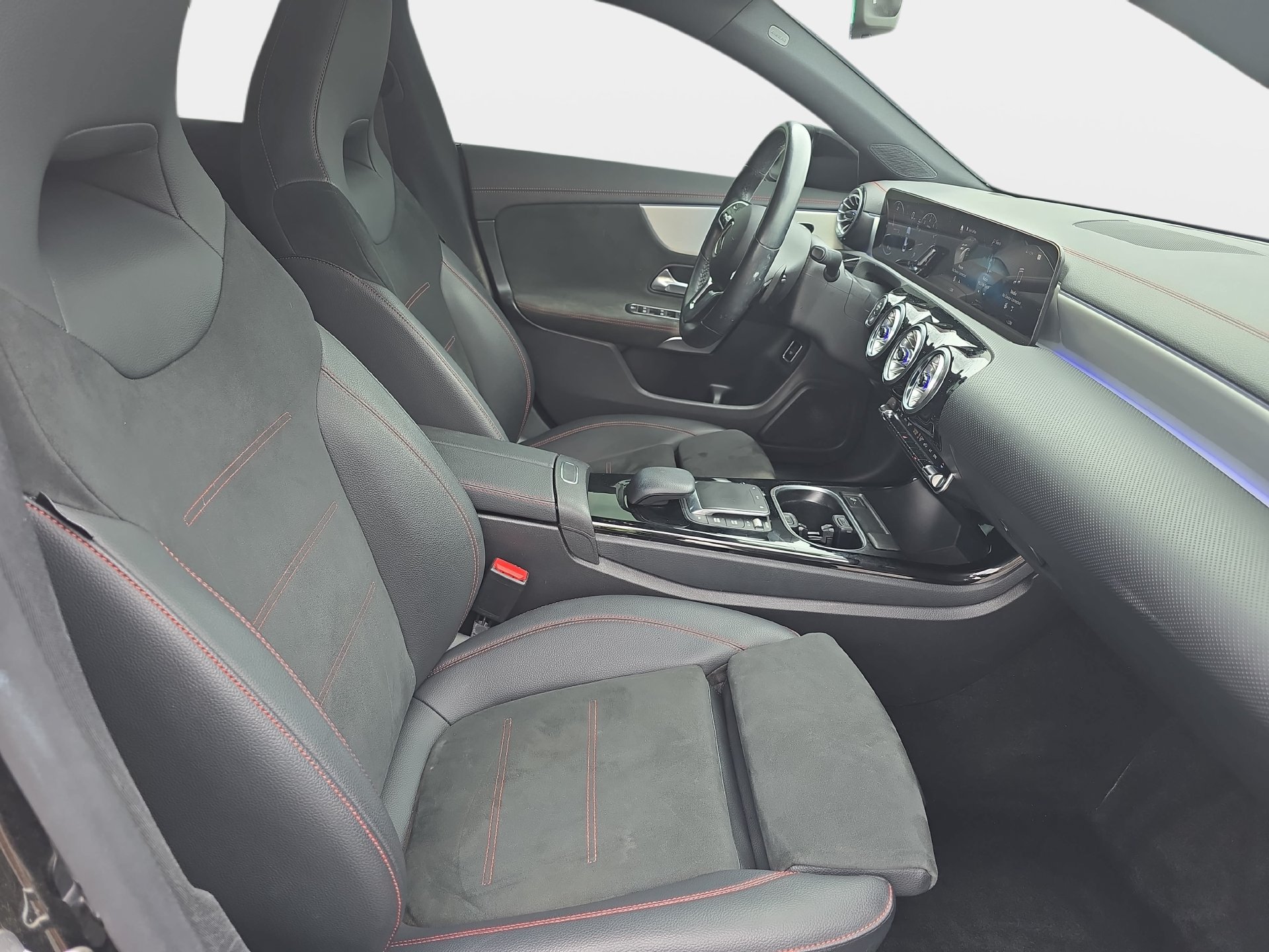 Used 2023 Mercedes-Benz CLA 250 4MATIC image 10