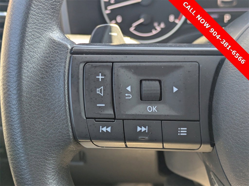 Used 2023 Nissan Rogue S image 26