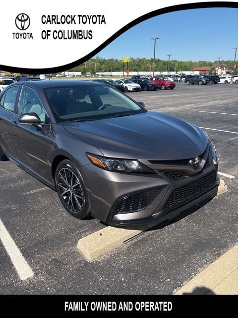 Used 2023 Toyota Camry SE AWD/4WD image 3