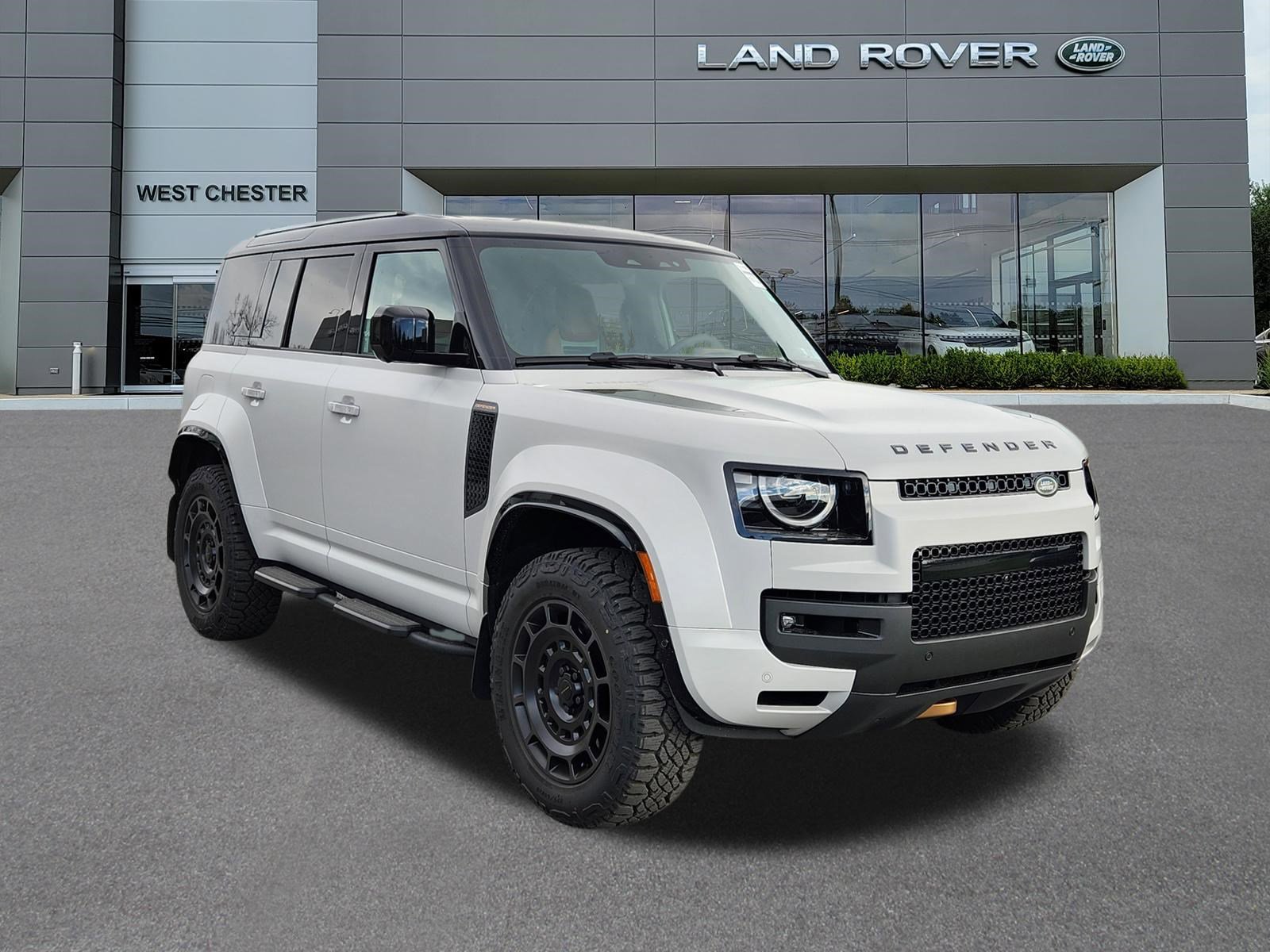 New 2026 Land Rover Defender 110 OCTA image 2
