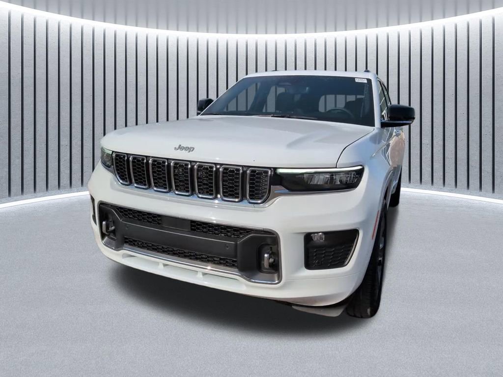 Certified 2025 Jeep Grand Cherokee L Overland w/ Luxury Tech Group IV AWD/4WD image 16