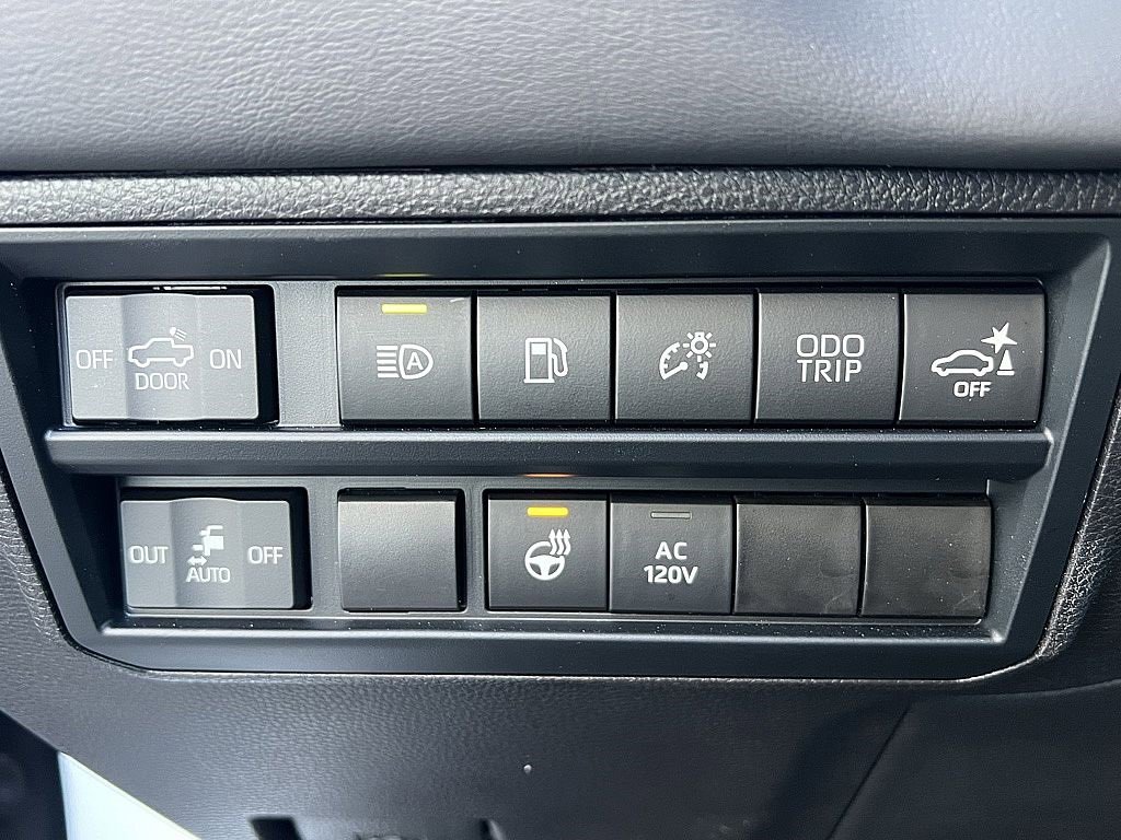 Used 2024 Toyota Tundra Platinum image 21