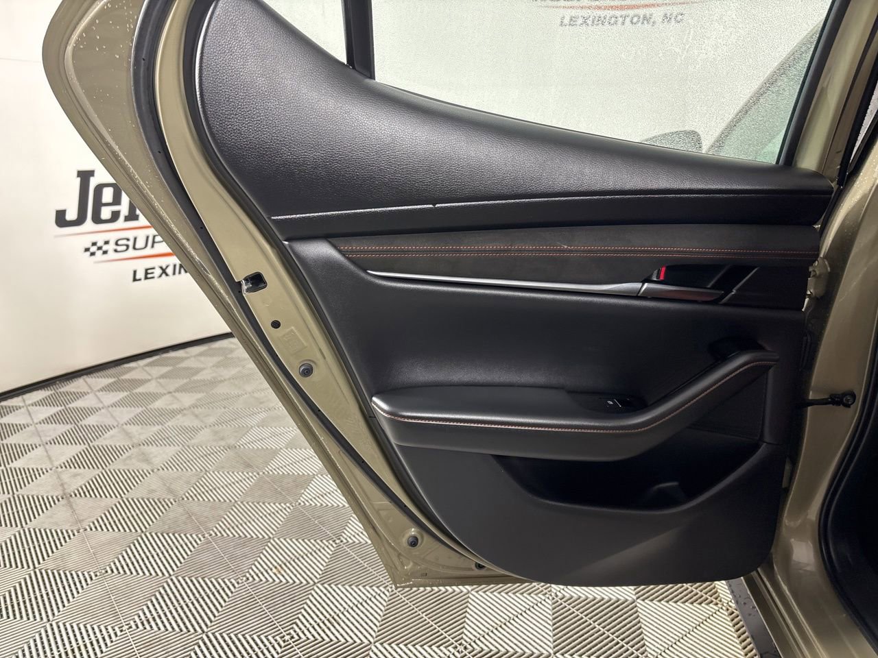 Used 2024 MAZDA MAZDA3 s image 22