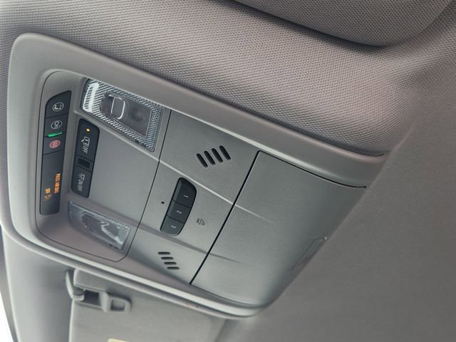 Used 2024 Chevrolet Blazer LT w/ Convenience Package FWD image 25
