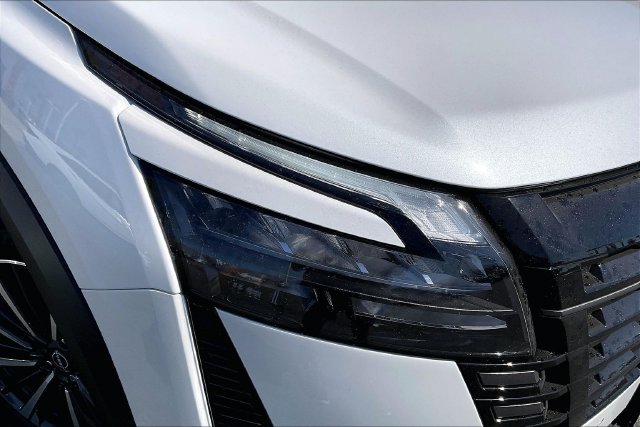 New 2026 Nissan Pathfinder Platinum AWD/4WD image 10