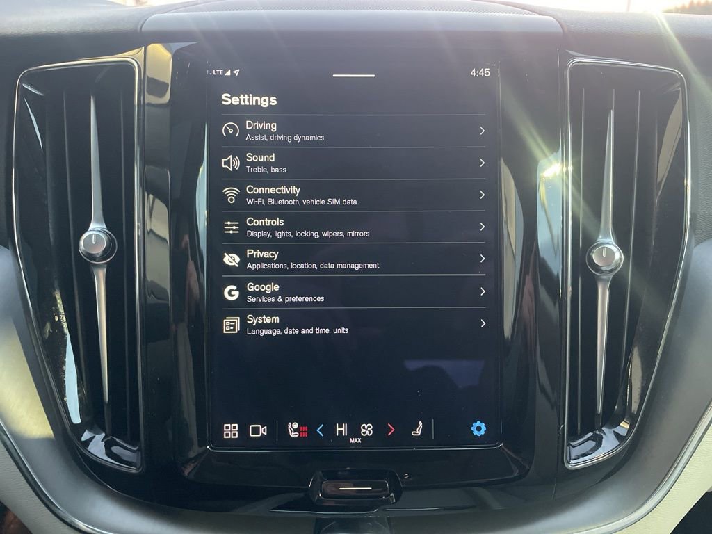 Certified 2023 Volvo XC60 B5 Core w/ Climate Package image 33