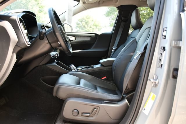 Certified 2026 Volvo XC40 B5 Plus AWD/4WD image 12