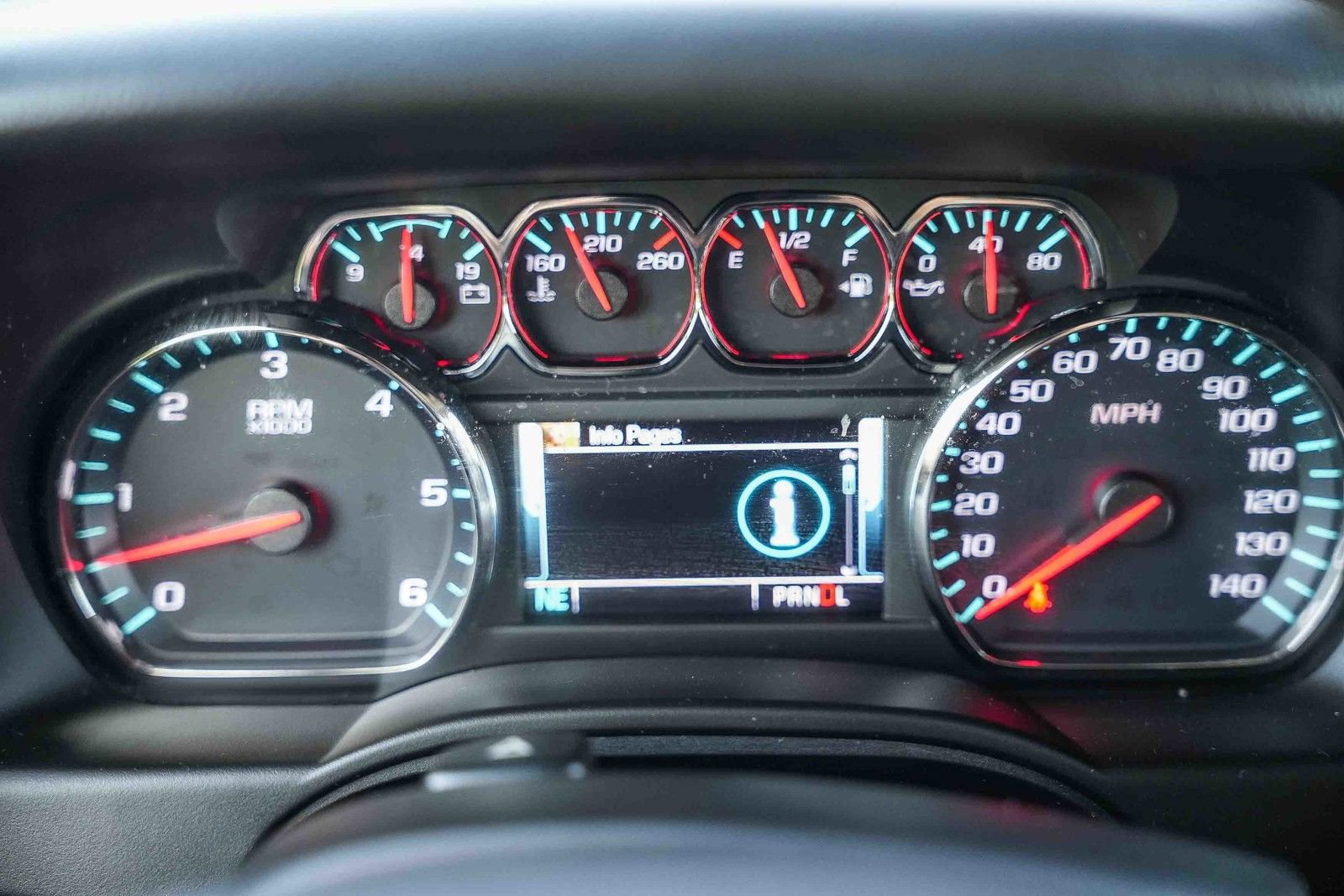 Used 2020 Chevrolet Suburban LT image 24