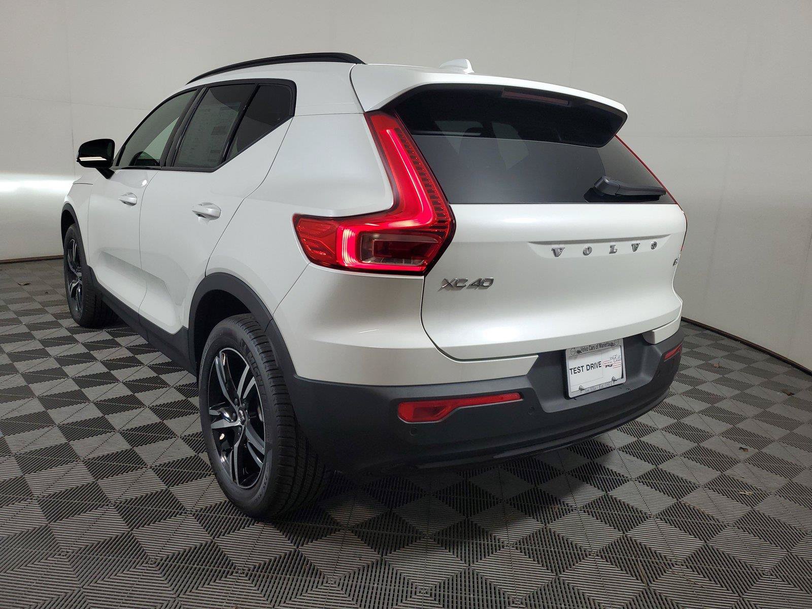 New 2026 Volvo XC40 B4 Core w/ Protection Package Premier FWD image 4