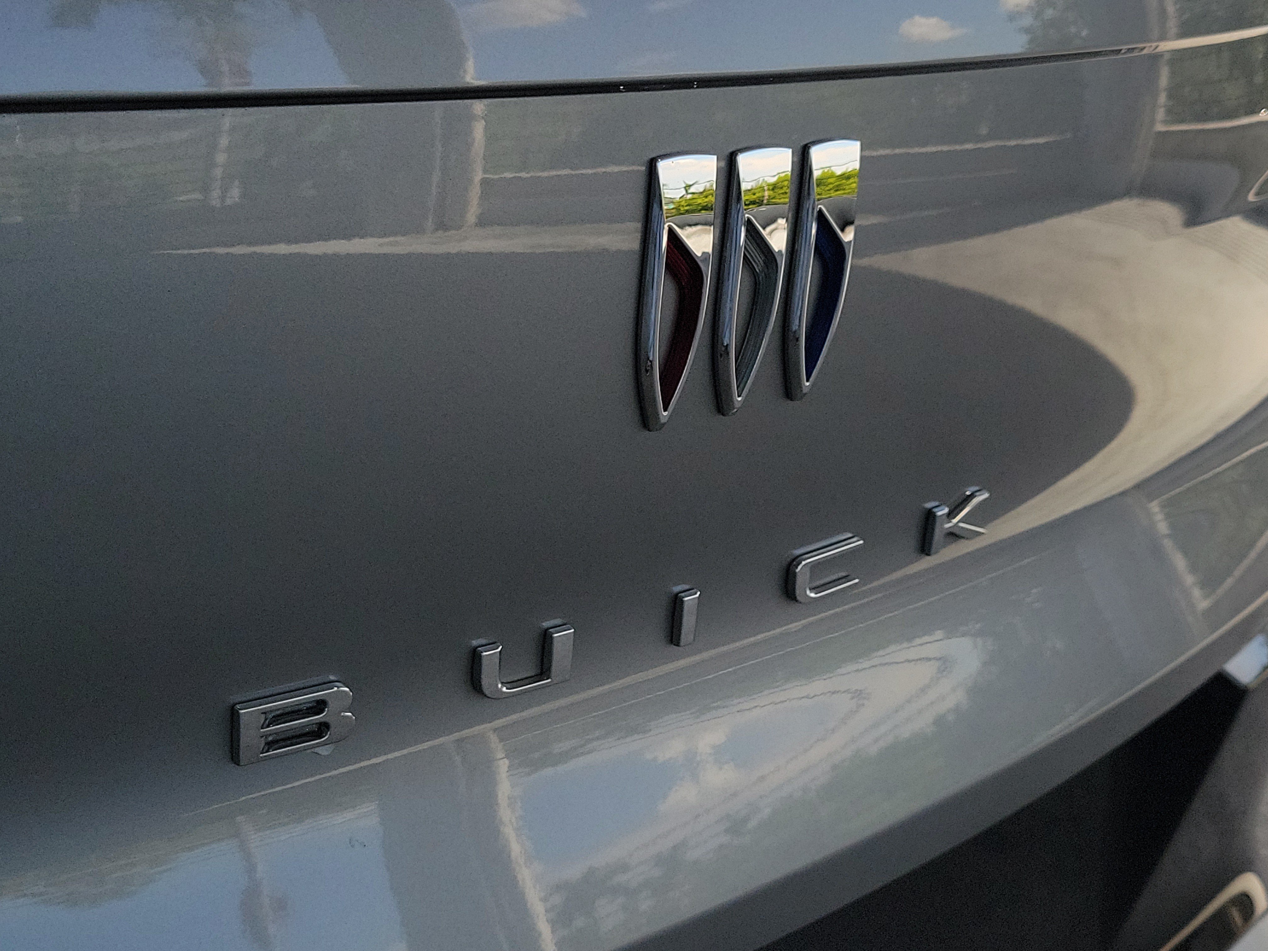 Used 2024 Buick Envista Sport Touring w/ Convenience I Package FWD image 6