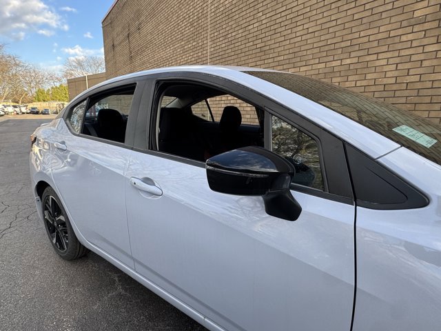 New 2025 Nissan Versa SR w/ Trunk Package image 6