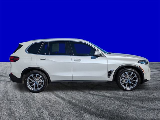 Used 2024 BMW X5 xDrive40i w/ Premium Package image 3