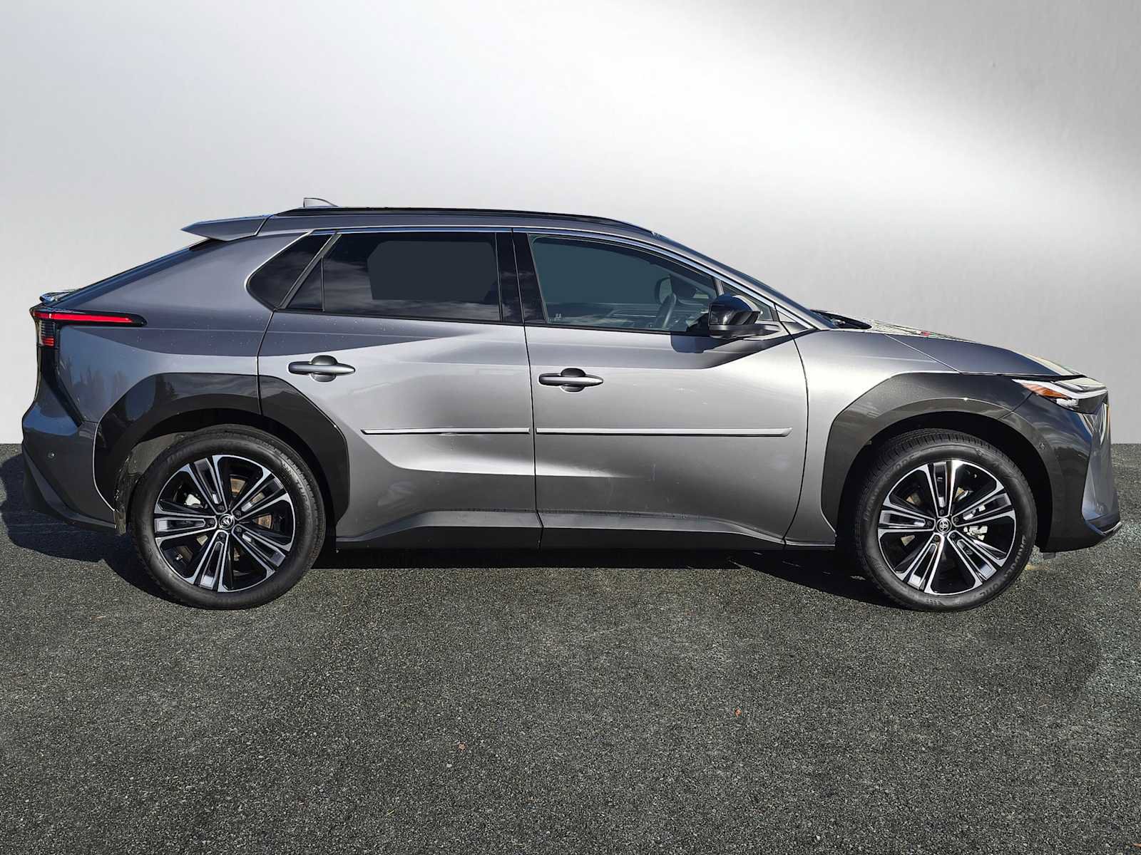 Used 2024 Toyota bZ4X Limited image 2