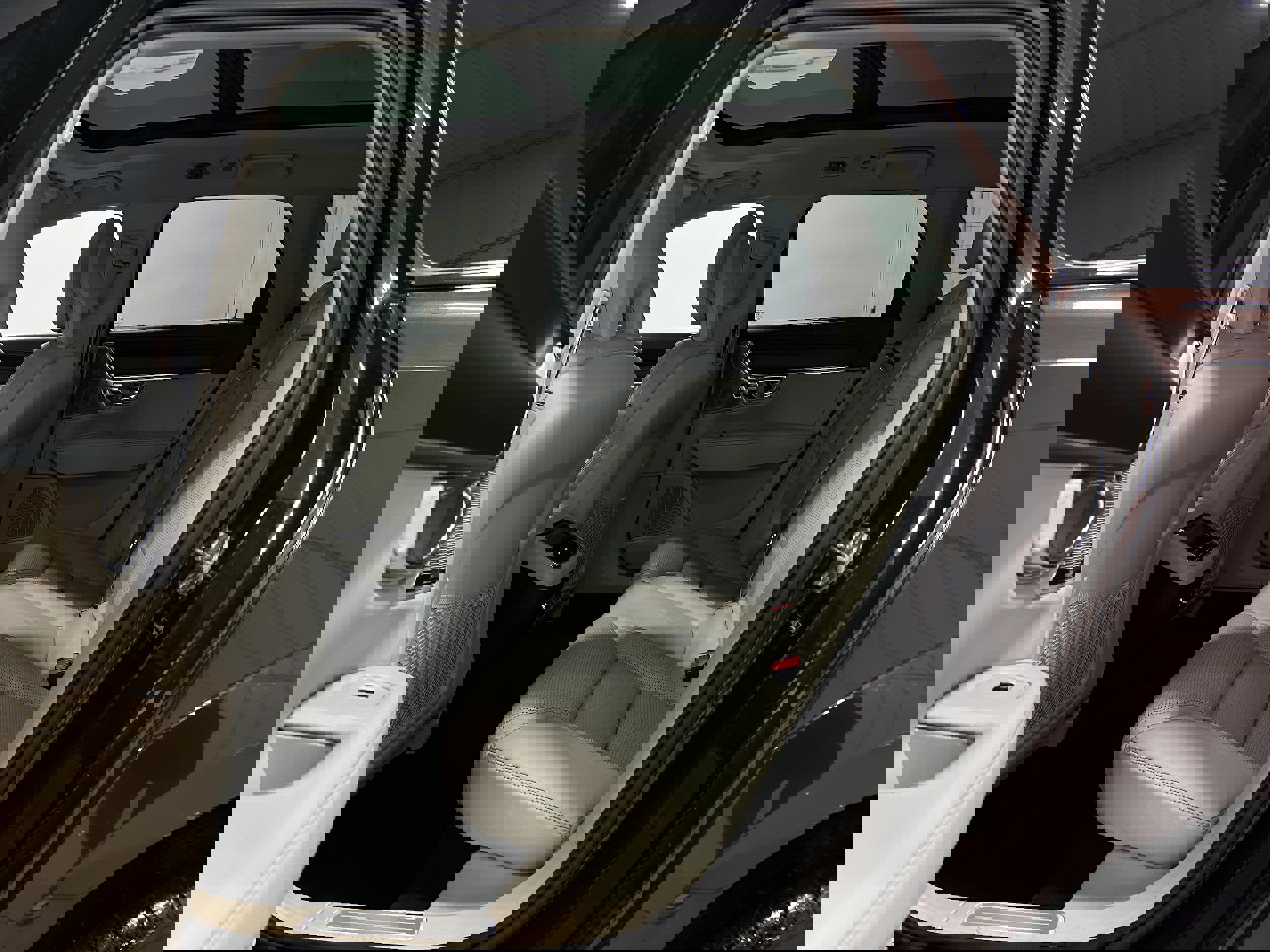 Used 2017 Volvo V90 T6 Cross Country image 28