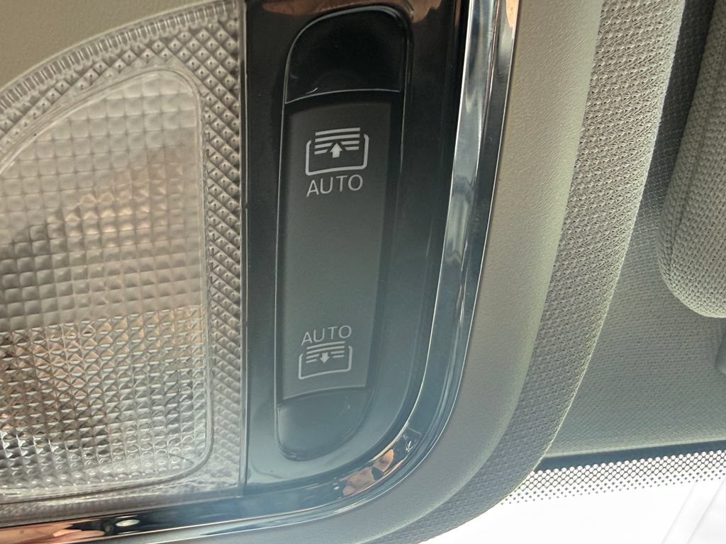 Used 2021 Jeep Cherokee Limited AWD/4WD image 32