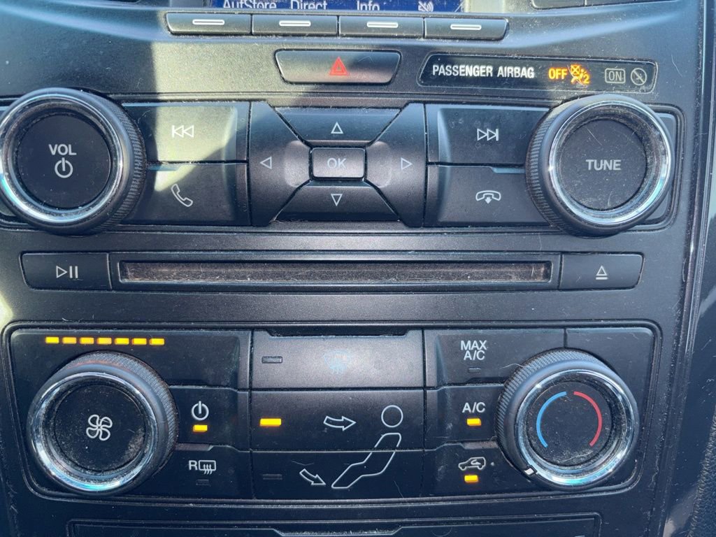 Used 2016 Ford Explorer XLT image 16