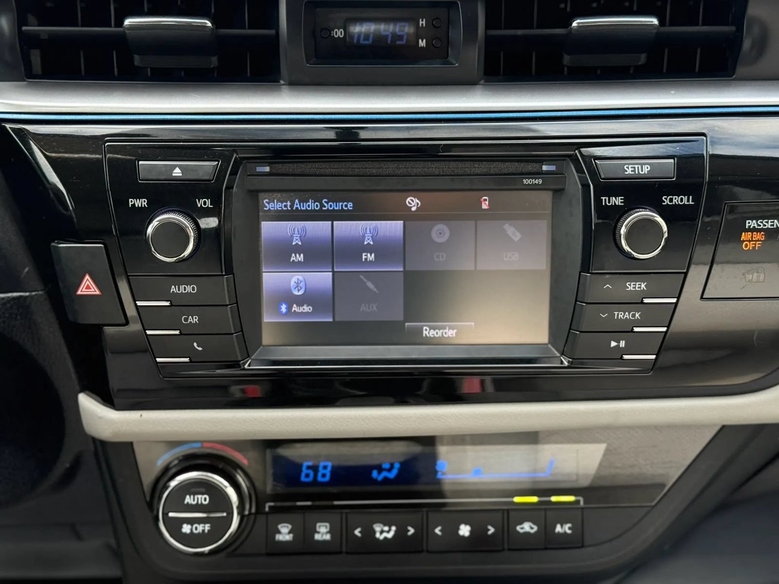 Used 2014 Toyota Corolla LE FWD image 24