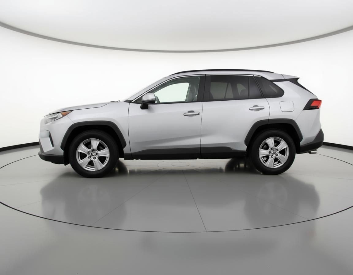 Used 2025 Toyota RAV4 XLE w/ Convenience Package image 5