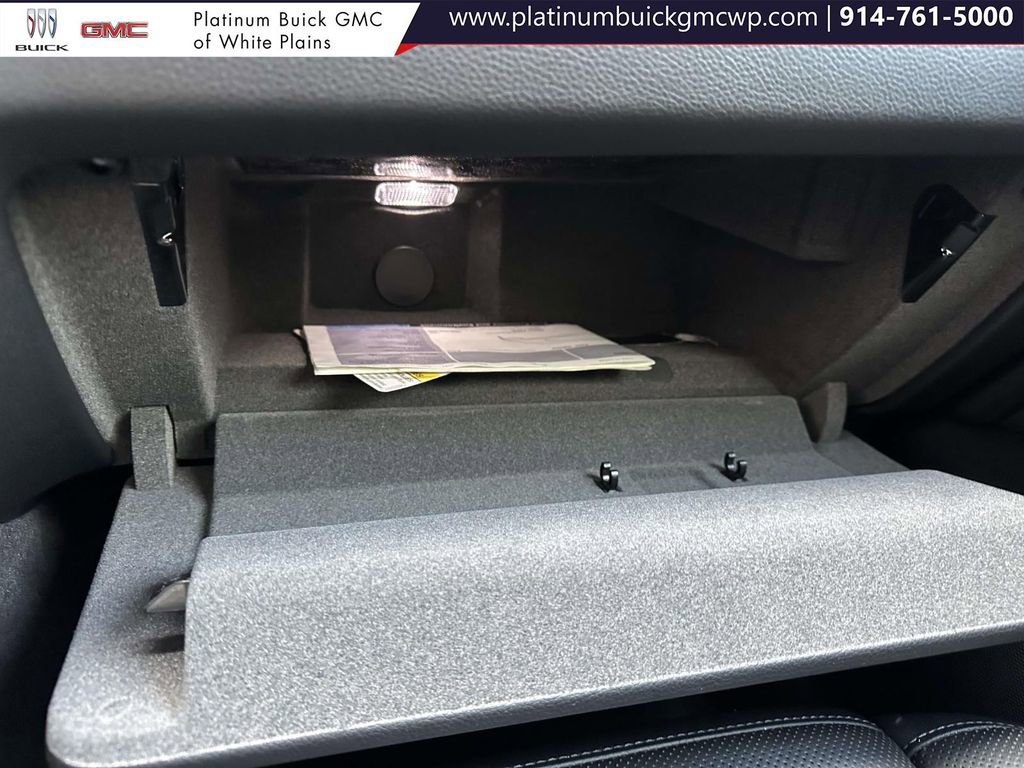 Used 2023 Porsche Macan image 27