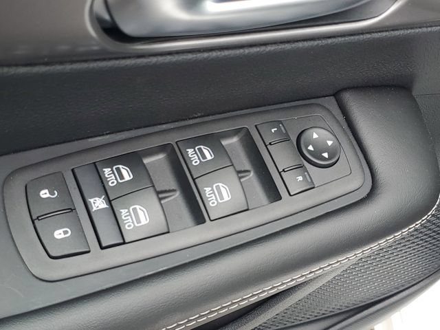New 2026 Chrysler Pacifica Select w/ S Appearance Package FWD image 17