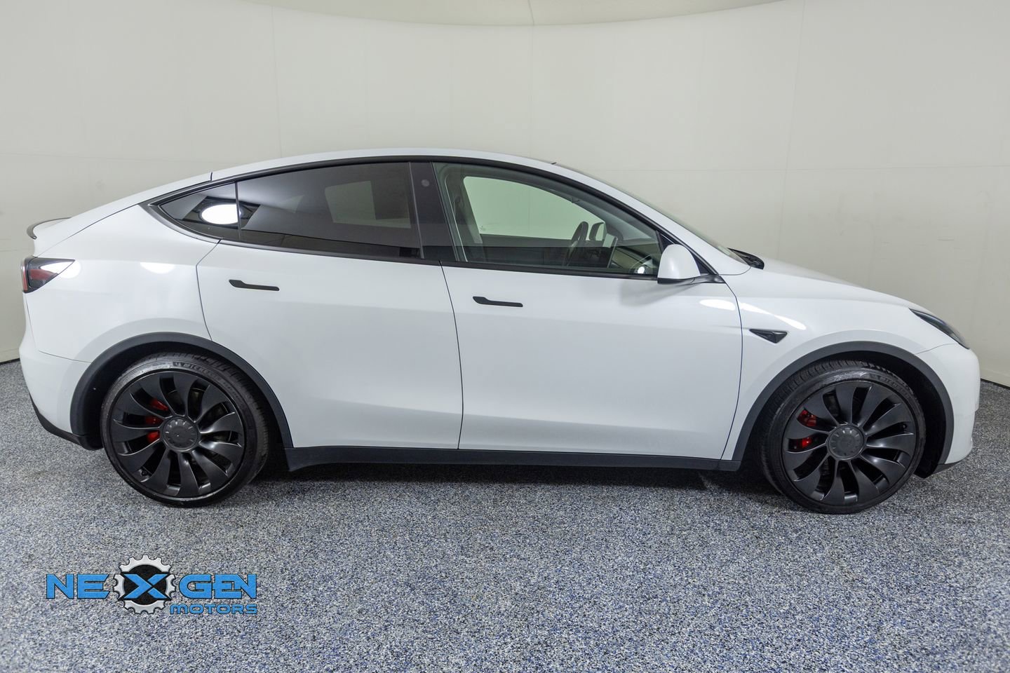 Used 2022 Tesla Model Y Performance image 8