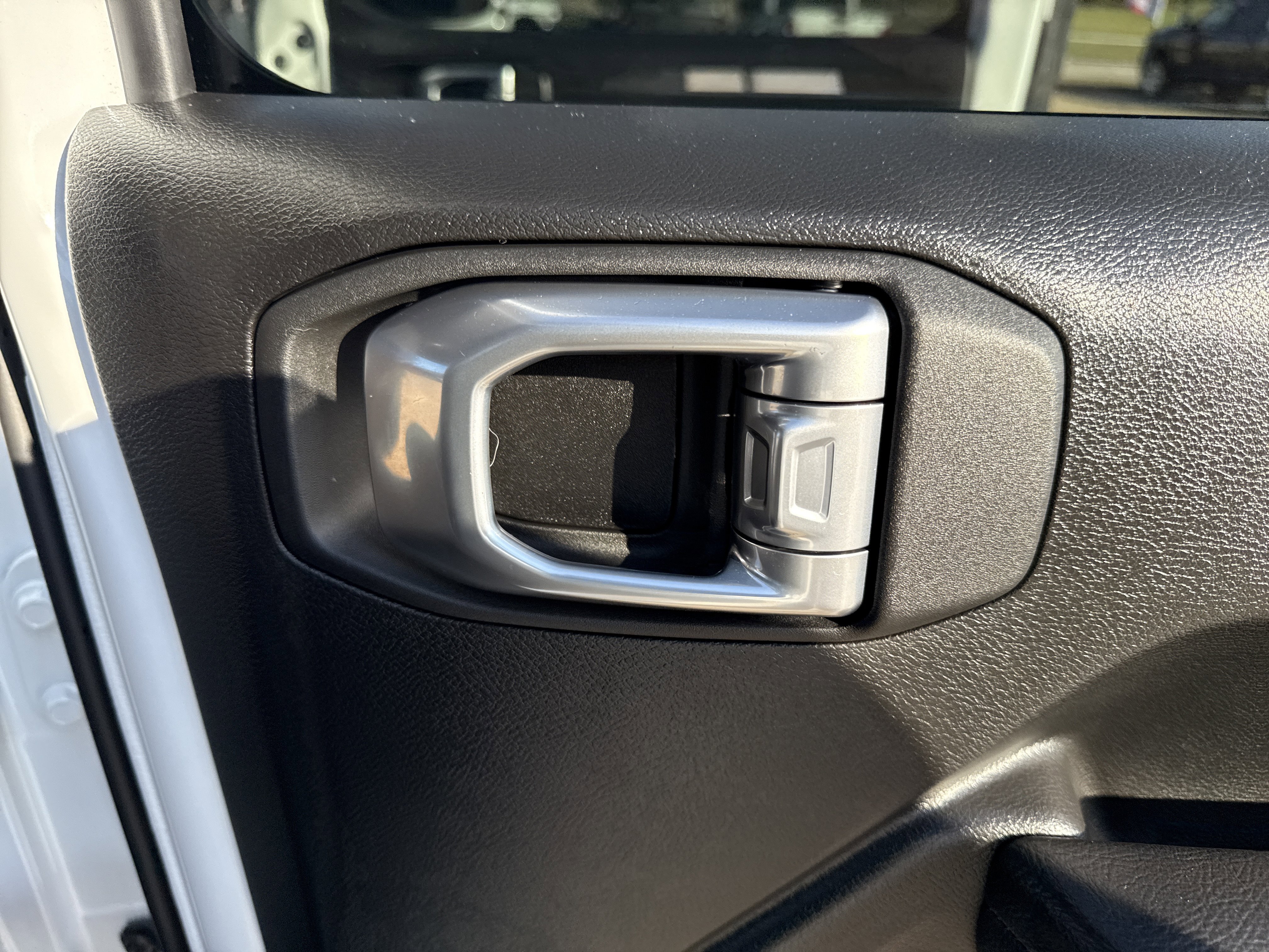 Used 2024 Jeep Gladiator Mojave w/ Safety Group image 33