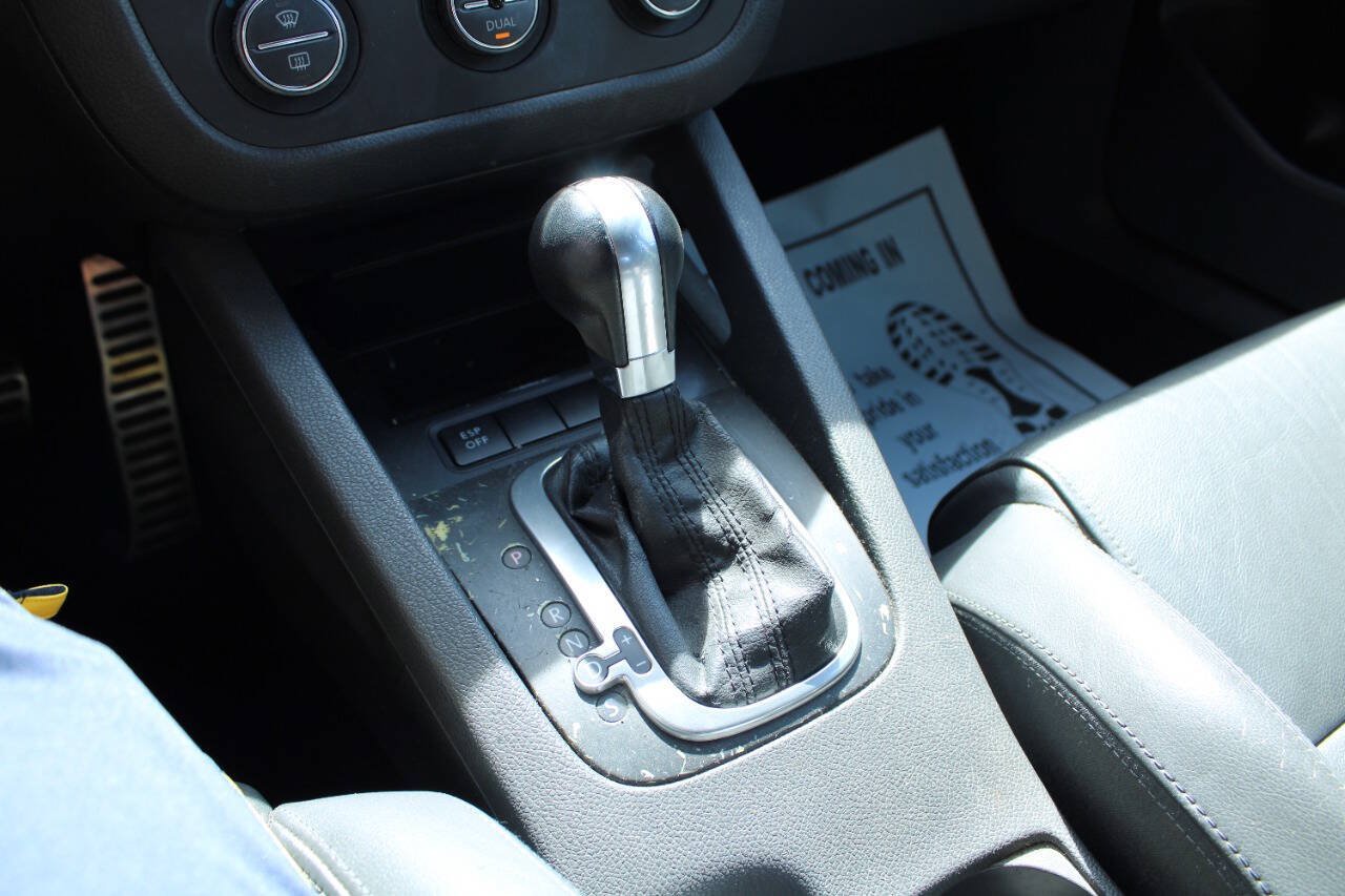 Used 2007 Volkswagen GTI 4-Door FWD image 14