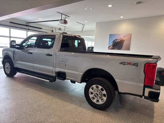 Used 2023 Ford F250 XLT AWD/4WD image 3