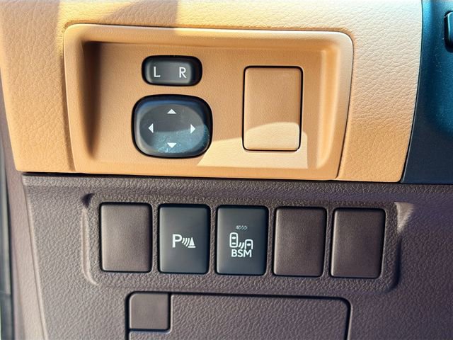 Used 2016 Lexus ES 350 w/ Premium Package w/Wood Trim image 32