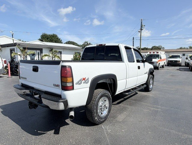 Used 2006 GMC Sierra 2500 W/T w/ Heavy-Duty Power Package AWD/4WD image 6