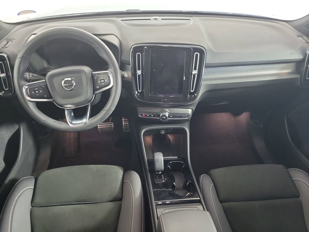 Used 2022 Volvo XC40 P8 Recharge Ultimate image 14