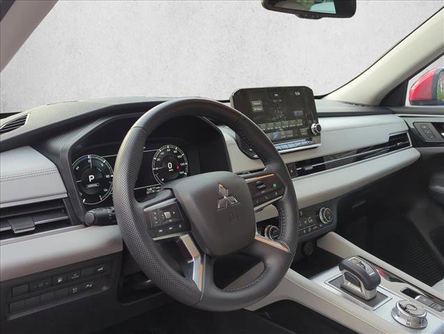 Used 2023 Mitsubishi Outlander SEL image 9