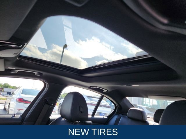 Used 2023 BMW 330i xDrive Sedan w/ Driving Assistance Package image 6