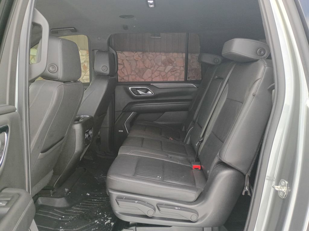 Used 2022 Chevrolet Suburban Z71 image 29