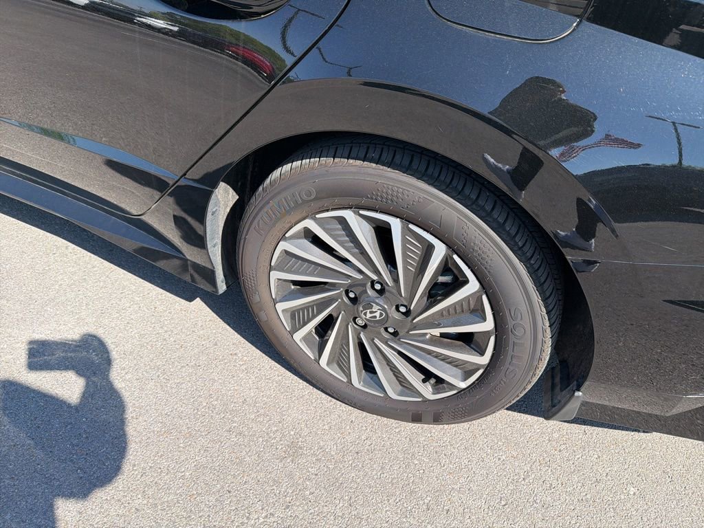Used 2025 Hyundai Sonata Limited image 25