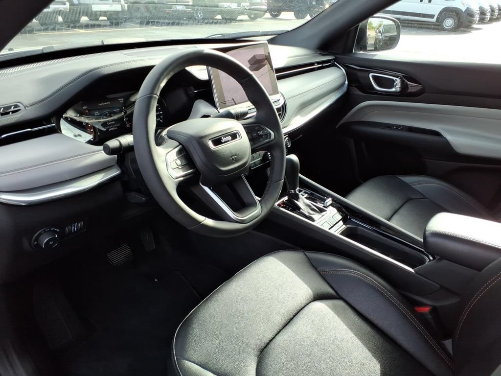Certified 2024 Jeep Compass Limited AWD/4WD image 8