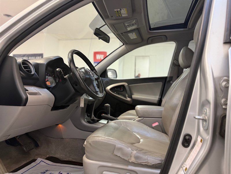 Used 2007 Toyota RAV4 Limited AWD/4WD image 10