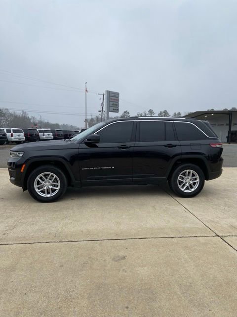 Used 2023 Jeep Grand Cherokee Laredo image 7