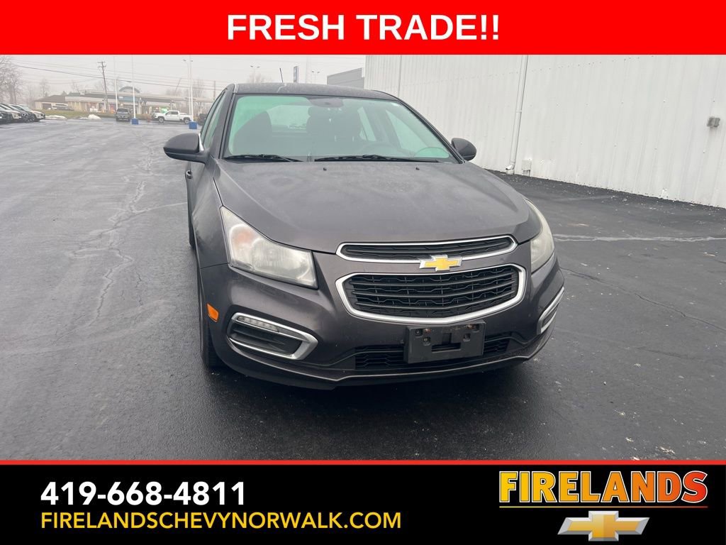 Used 2015 Chevrolet Cruze LT image 2