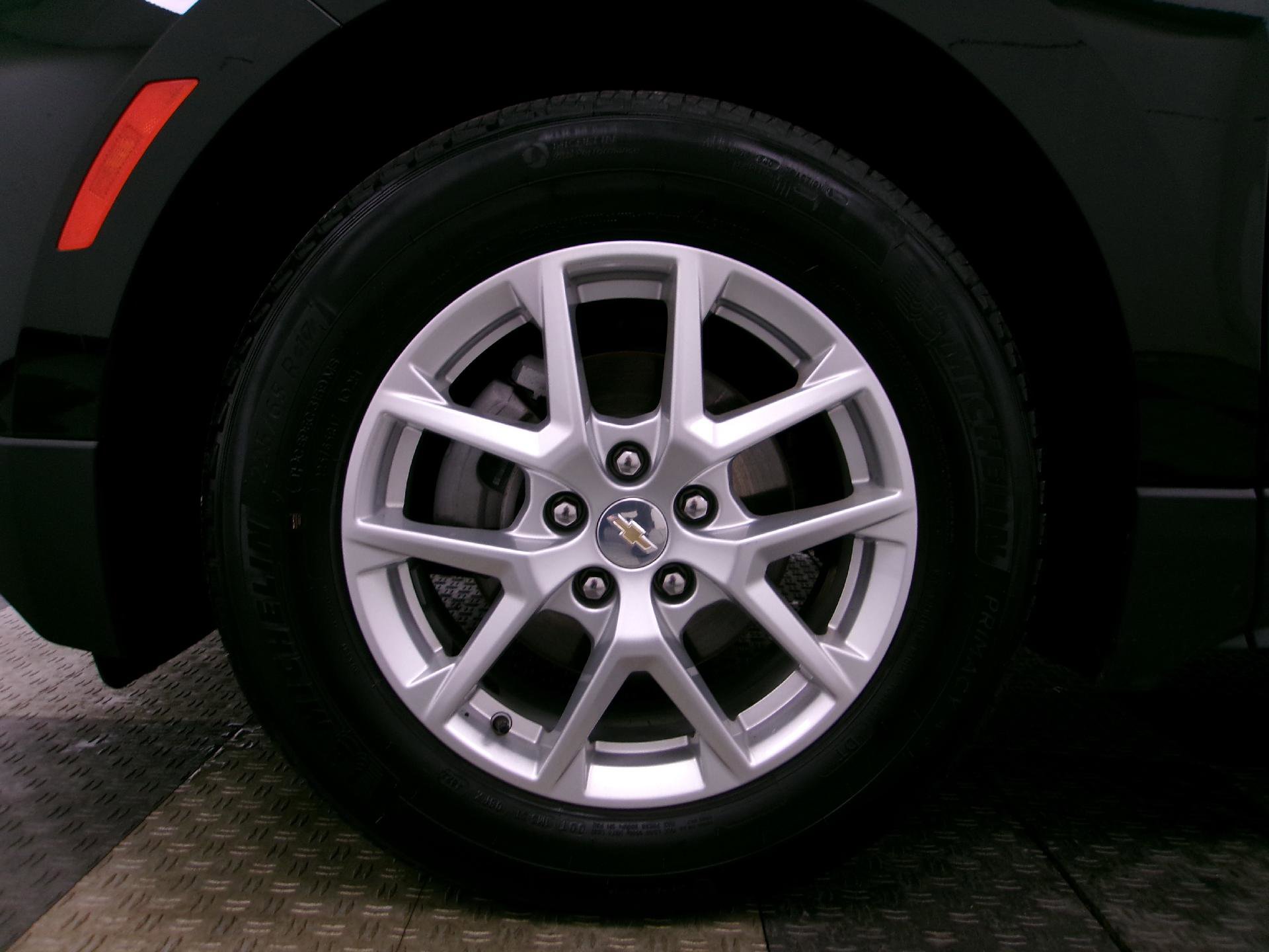 Certified 2023 Chevrolet Equinox LT FWD image 16