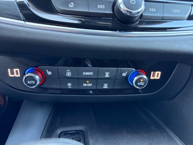 Used 2020 Buick Enclave Essence w/ Sport Touring Edition FWD image 23