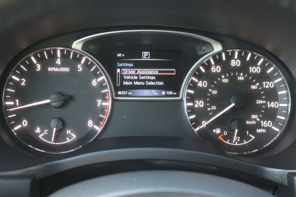 Used 2020 Nissan Pathfinder SL image 11