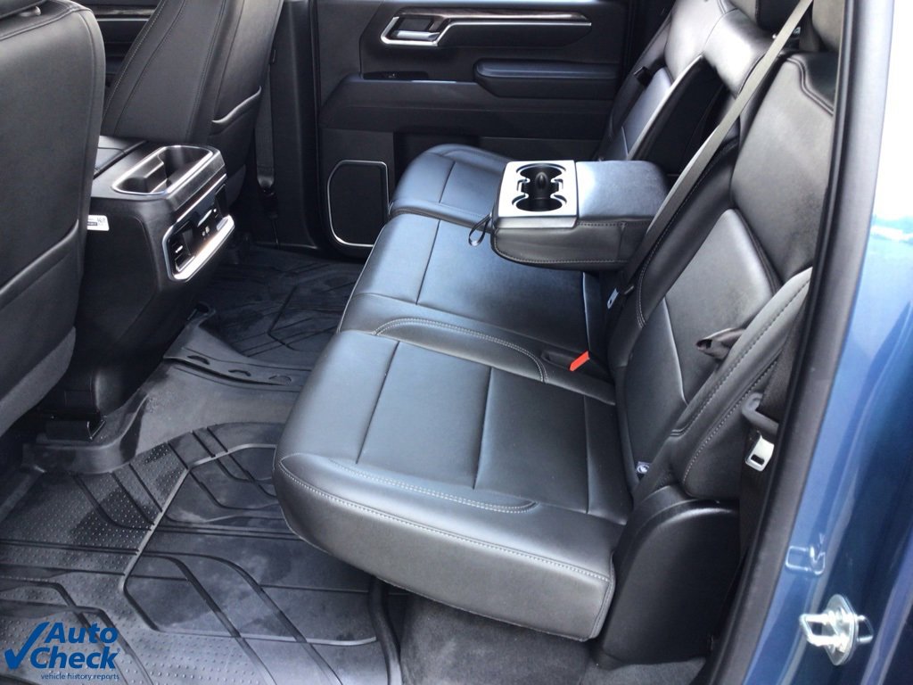 Used 2025 Chevrolet Silverado 2500 LTZ w/ LTZ Convenience Package image 19