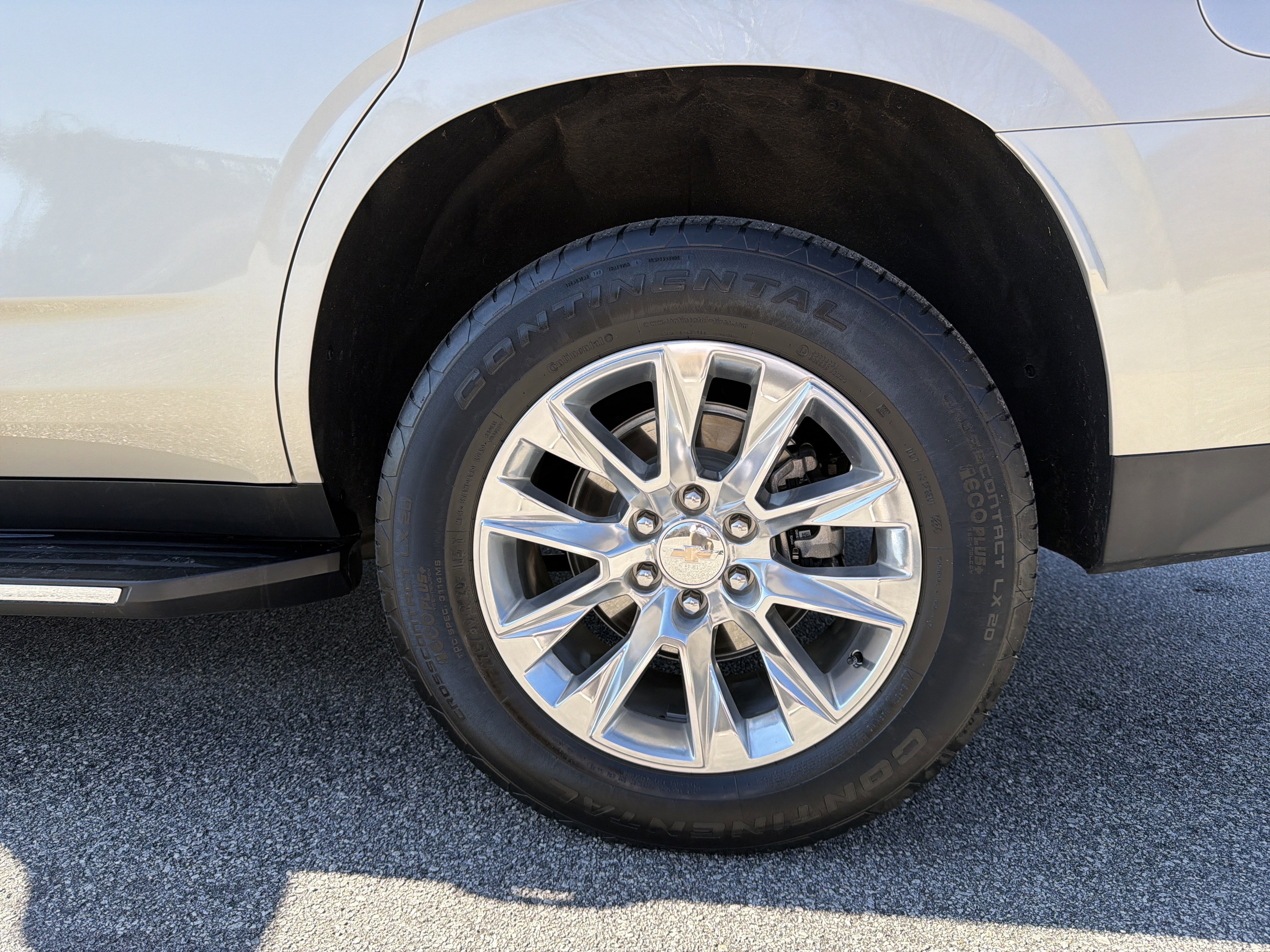 Used 2024 Chevrolet Tahoe Premier w/ Premium Package 2 image 24