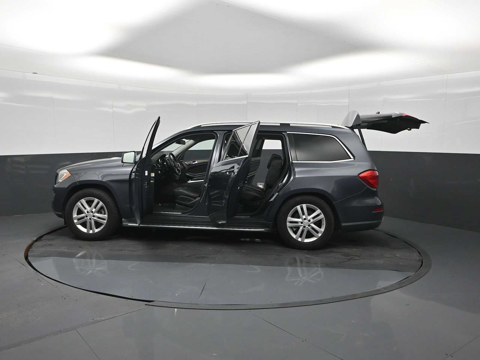 Used 2014 Mercedes-Benz GL 450 4MATIC image 29