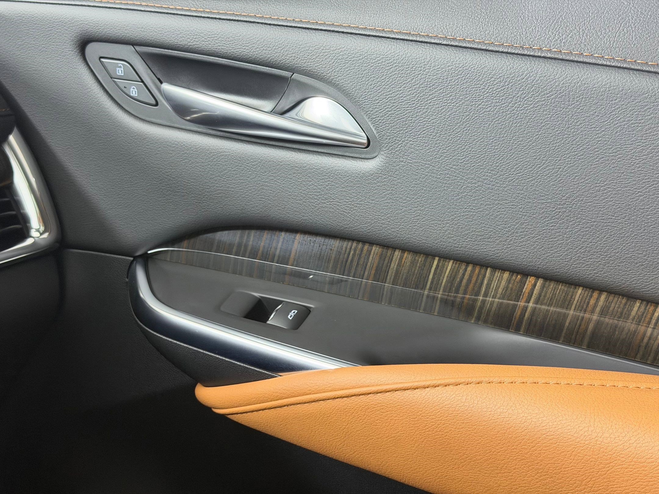 Used 2022 Cadillac XT4 Premium Luxury FWD image 26