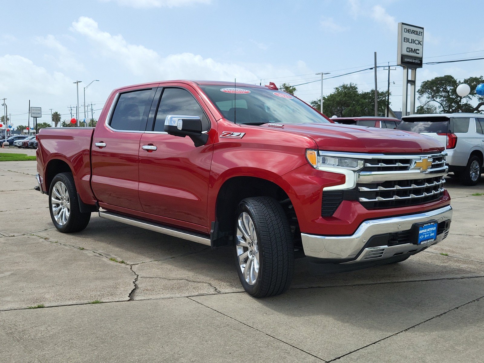 Used 2022 Chevrolet Silverado 1500 LTZ w/ LTZ Premium Texas Edition AWD/4WD image 3