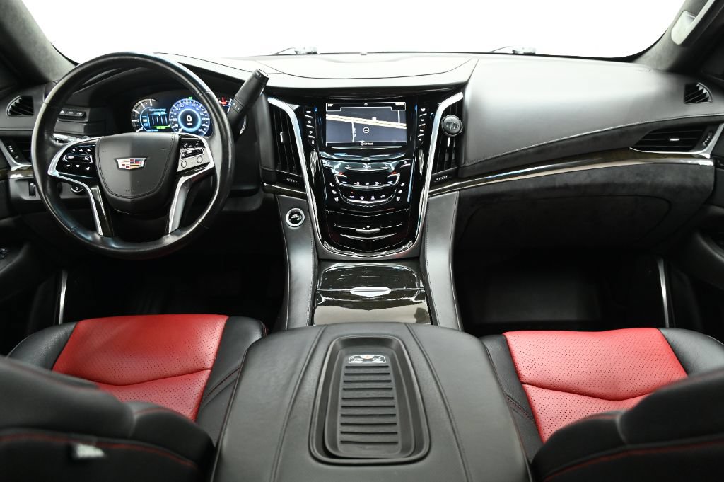 Used 2018 Cadillac Escalade Platinum AWD/4WD image 26